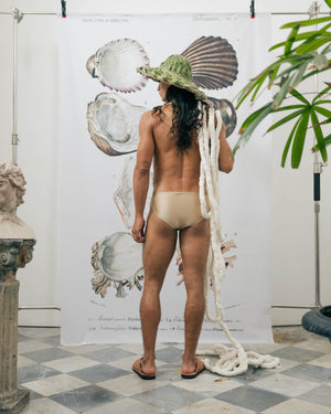 LAGOON Nude