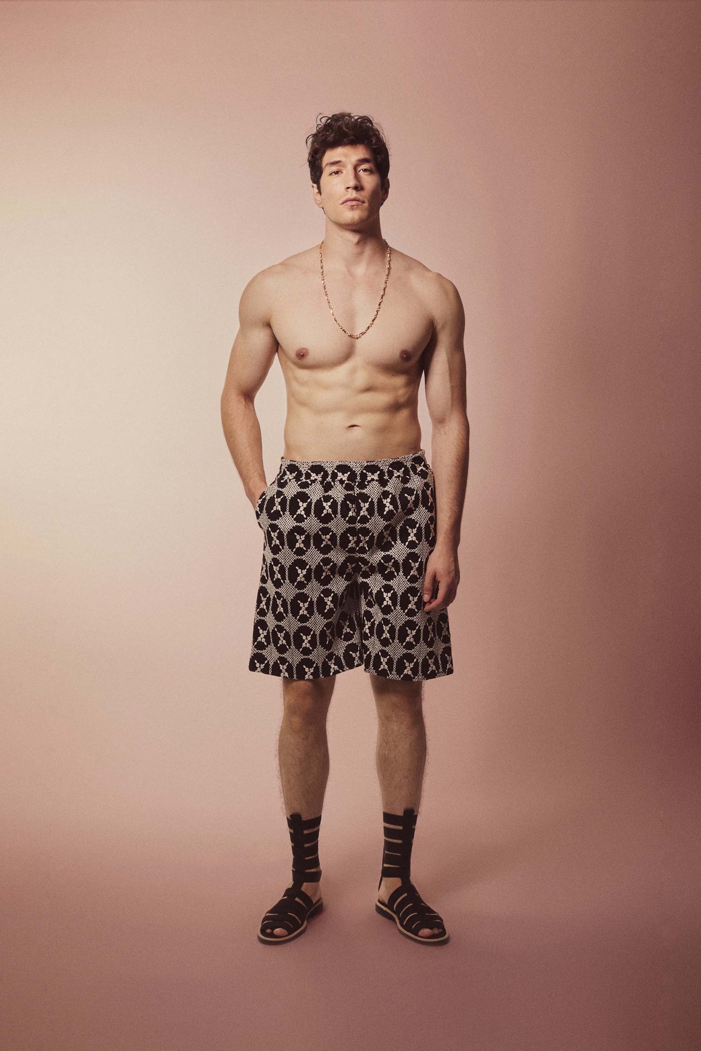 ACANTHUS Short